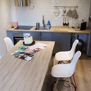 https://la-suite-cardeurs.fr-provencehotel.com
